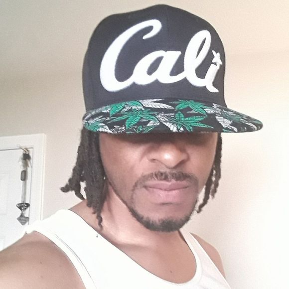 Meet your Posher, Derrick - Picture 1 of 1